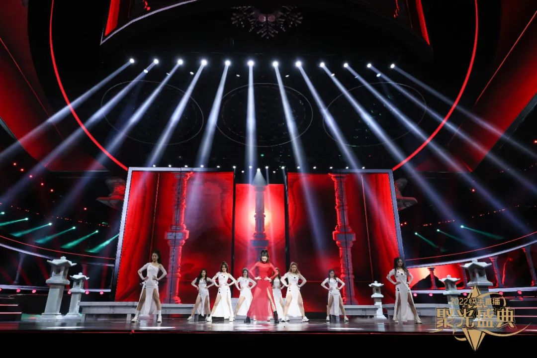 快手線上直播聚光盛典活動(dòng)策劃燈光舞臺亦不乏節(jié)目可看性